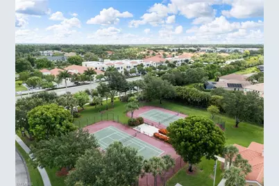 360 Pindo Palm Dr, Naples, FL 34104 - Photo 22