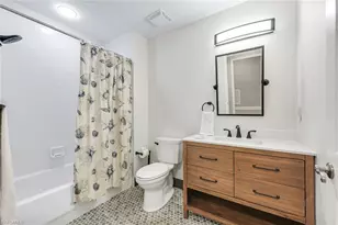470 Launch Cir, Naples, FL 34108 - Photo 16