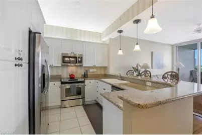 460 Launch Cir #403, Naples, FL 34108 - Photo 8