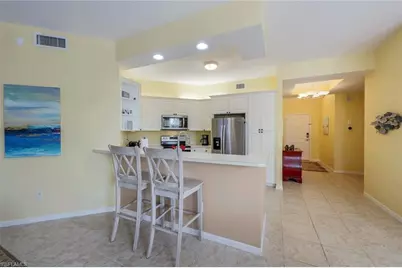 460 Launch Cir #301, Naples, FL 34108 - Photo 4