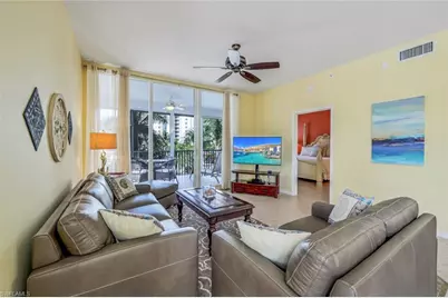 460 Launch Cir #301, Naples, FL 34108 - Photo 2
