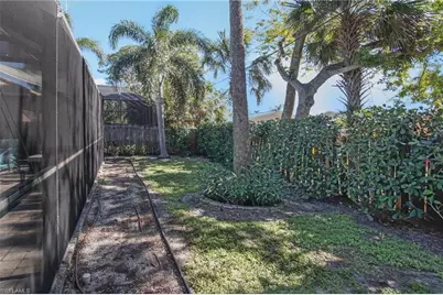 768 96th Ave N, Naples, FL 34108 - Photo 32