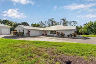2950 Coach House Ln, Naples, FL 34105 - Photo 2