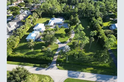 2950 Coach House Ln, Naples, FL 34105 - Photo 48