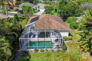 912 Briarwood Blvd, Naples, FL 34104 - Photo 4