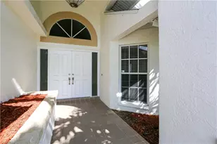 1040 Moon Lake Dr, Naples, FL 34104 - Photo 4