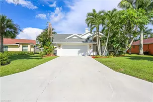 1040 Moon Lake Dr, Naples, FL 34104 - Photo 2