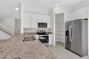 8951 Madrid Cir, Naples, FL 34104 - Photo 10