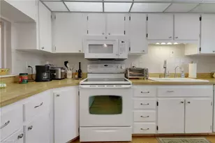 7008 Cedarhurst Dr, Fort Myers, FL 33919 - Photo 6