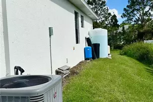 933 Oxford Ave S, Lehigh Acres, FL 33974 - Photo 12