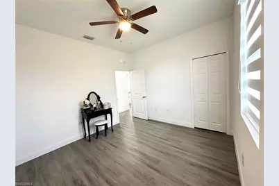 933 Oxford Ave S, Lehigh Acres, FL 33974 - Photo 10