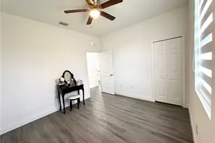 933 Oxford Ave S, Lehigh Acres, FL 33974 - Photo 10