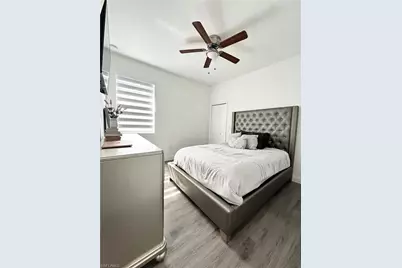 933 Oxford Ave S, Lehigh Acres, FL 33974 - Photo 8
