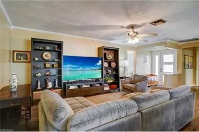 4818 Tahiti Ln, Naples, FL 34112 - Photo 6