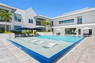 201 8th St S, Naples, FL 34102 - Photo 2