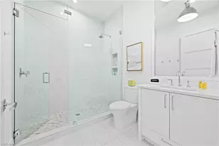 201 8th St S, Naples, FL 34102 - Photo 20
