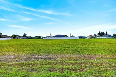 2806 Tropicana Pkwy W, Cape Coral, FL 33993 - Photo 6