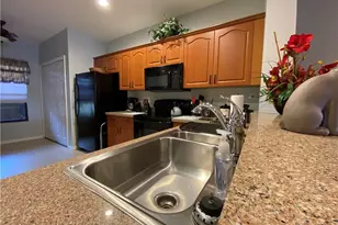 155 Vintage Cir, Naples, FL 34119 - Photo 4