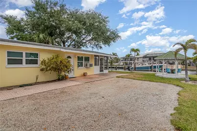 4818 Regal Dr, Bonita Springs, FL 34134 - Photo 16