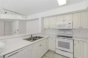 1260 Wildwood Lakes Blvd, Naples, FL 34104 - Photo 12