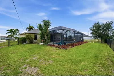 21 Tropicana Pkwy E, Cape Coral, FL 33909 - Photo 30