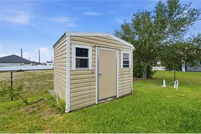 21 Tropicana Pkwy E, Cape Coral, FL 33909 - Photo 28