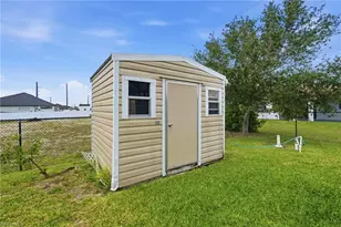 21 Tropicana Pkwy E, Cape Coral, FL 33909 - Photo 28
