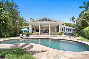 2201 Beacon Ln, Naples, FL 34103 - Photo 6