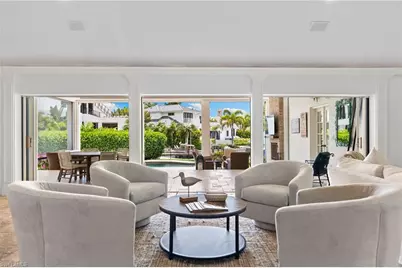 2201 Beacon Ln, Naples, FL 34103 - Photo 10