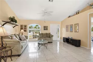 919 NE 18th Terrace, Cape Coral, FL 33909 - Photo 4
