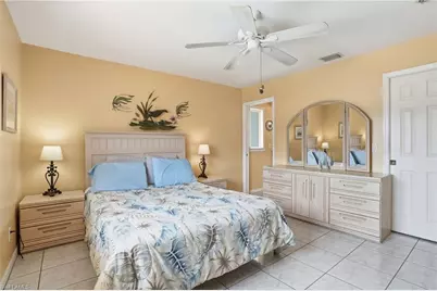 919 NE 18th Ter, Cape Coral, FL 33909 - Photo 14