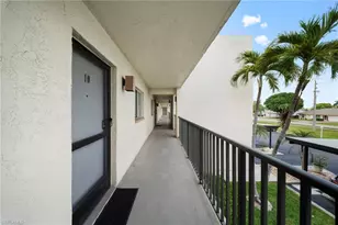 2111 Barkeley Ln, Fort Myers, FL 33907 - Photo 2