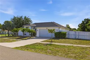 1082 Ridgeway Dr, North Fort Myers, FL 33903 - Photo 2