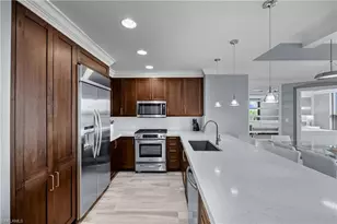 9115 Strada Pl, Naples, FL 34108 - Photo 8