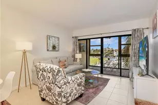 801 River Point Dr, Naples, FL 34102 - Photo 10