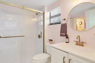 801 River Point Dr, Naples, FL 34102 - Photo 18