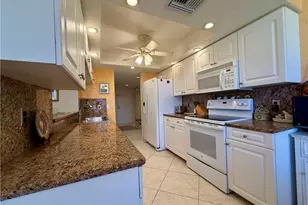 11118 Gulf Shore Dr, Naples, FL 34108 - Photo 16