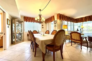 11118 Gulf Shore Dr, Naples, FL 34108 - Photo 12
