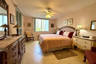 11118 Gulf Shore Dr, Naples, FL 34108 - Photo 8