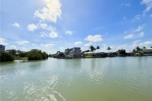11118 Gulf Shore Dr, Naples, FL 34108 - Photo 6