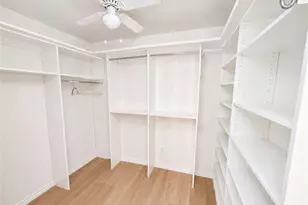 688 W Valley Dr, Bonita Springs, FL 34134 - Photo 18