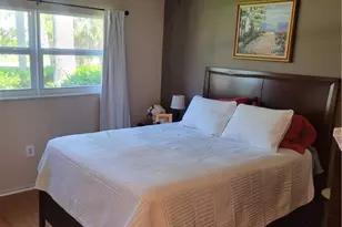 200 Valley Stream Dr, Naples, FL 34113 - Photo 6