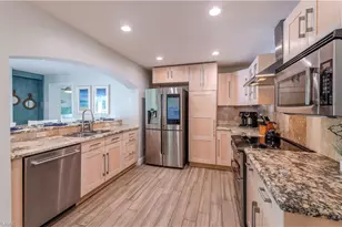 1385 Wisconsin Dr, Naples, FL 34103 - Photo 10