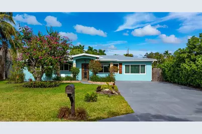 1385 Wisconsin Dr, Naples, FL 34103 - Photo 1