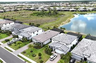 20422 Pebble Gln Dr, Estero, FL 33928 - Photo 4