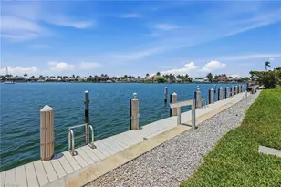 816 W Elkcam Cir, Marco Island, FL 34145 - Photo 24