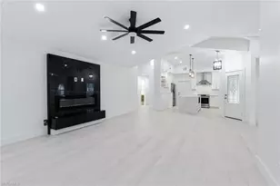 116 Fountain Cir, Naples, FL 34119 - Photo 20