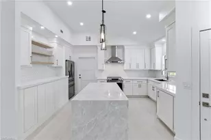 116 Fountain Cir, Naples, FL 34119 - Photo 8