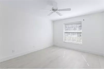 116 Fountain Cir, Naples, FL 34119 - Photo 16