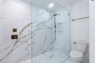 116 Fountain Cir, Naples, FL 34119 - Photo 12